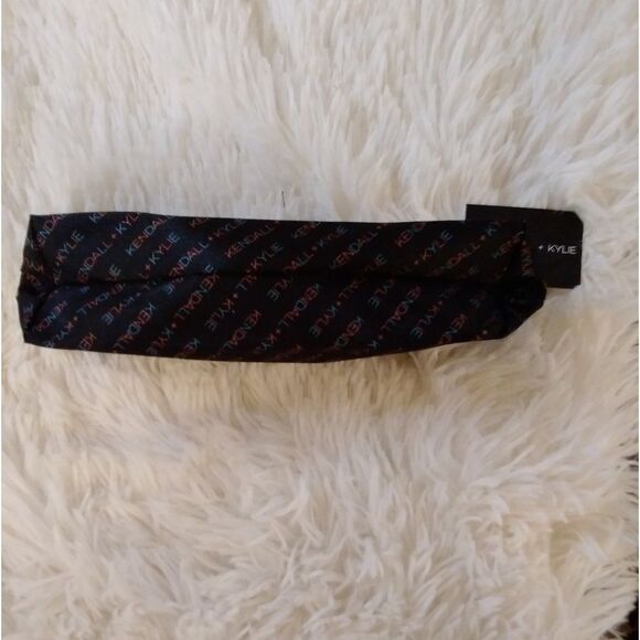 🎈🎈🎈🆕Kendall + Kylie Multi Purpose Cosmetic Pouch - Picture 4 of 5